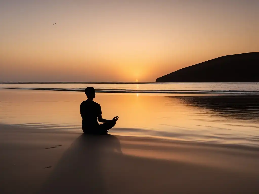 Playa serena al atardecer, meditación y liberación emocional con mindfulness